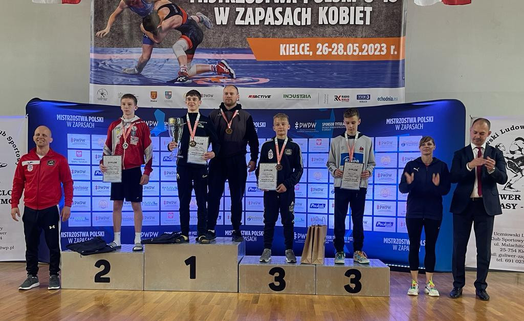 52 kg młodzików podium