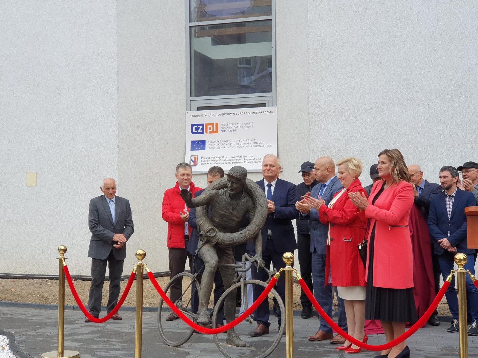 Odsłonięcie pomnika Stanisława Szozdy